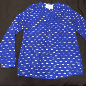 Alice Blue Henley style top royal blue and gold size medium‎
